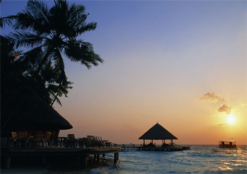 广河县雨鞋加盟什么店赚钱，雨鞋批发